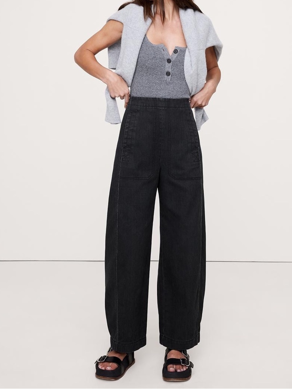 Banana Republic Black High-Rise Utility Barrel Pant 4P NWOT